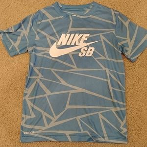 Nike boys t-shirt Dri-Fit size large